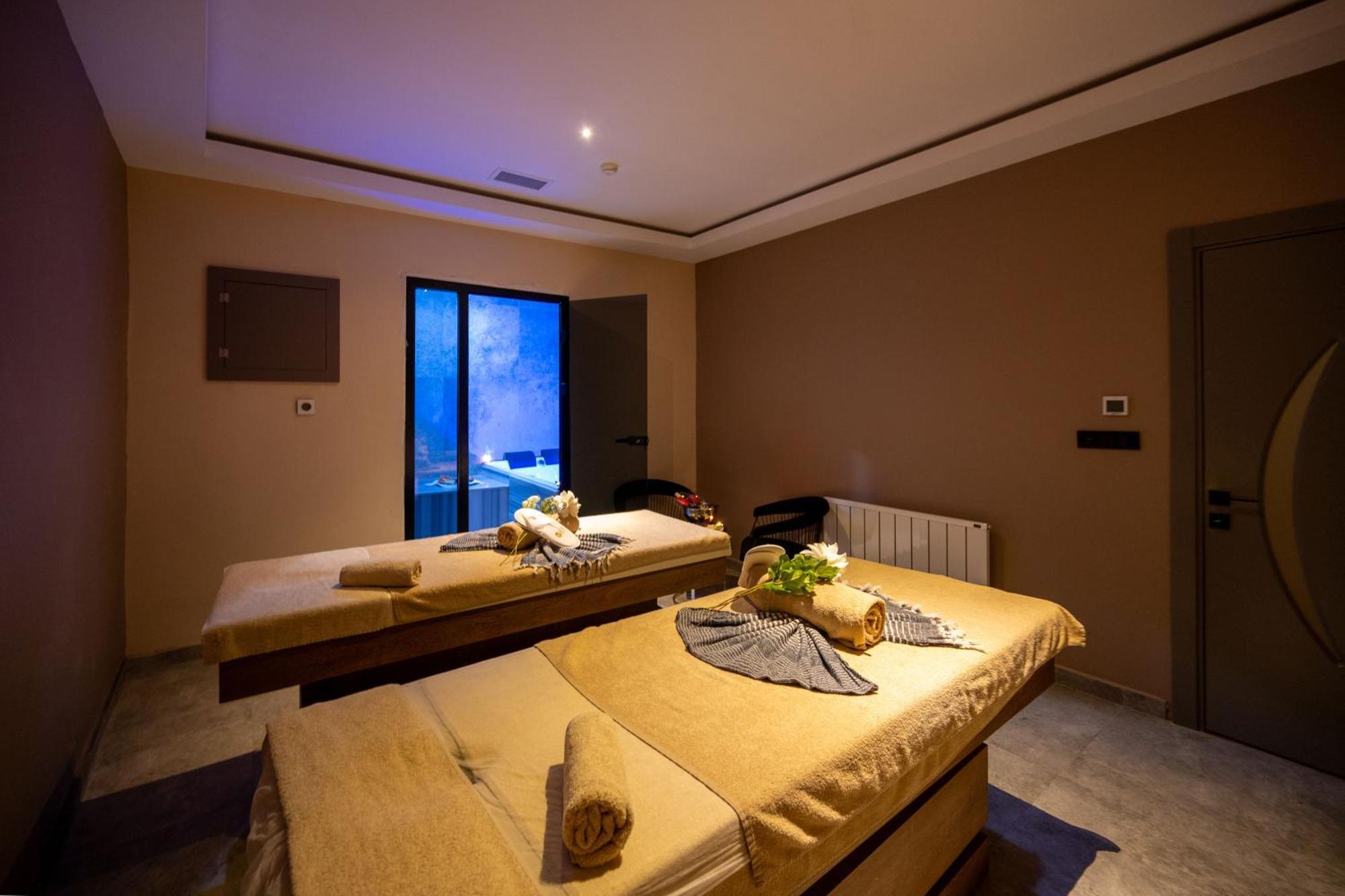Vess Hotel Istanbul Bagian luar foto